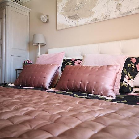 La Chabertine Bed & Breakfast Gareoult Bagian luar foto