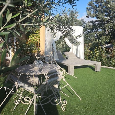 La Chabertine Bed & Breakfast Gareoult Bagian luar foto