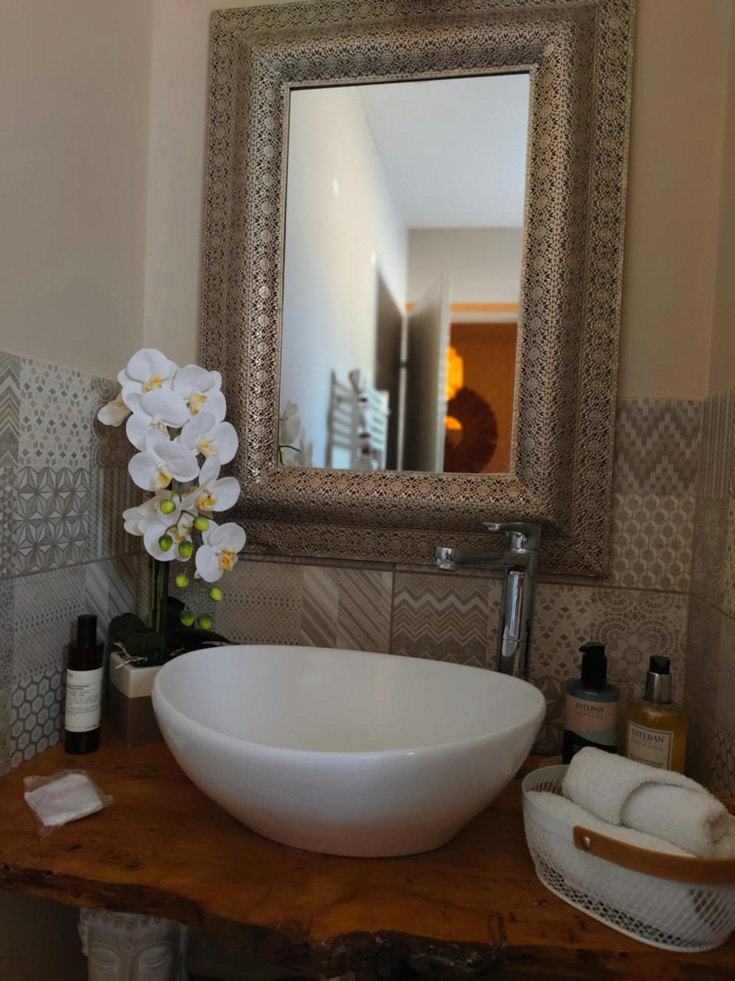 La Chabertine Bed & Breakfast Gareoult Bagian luar foto