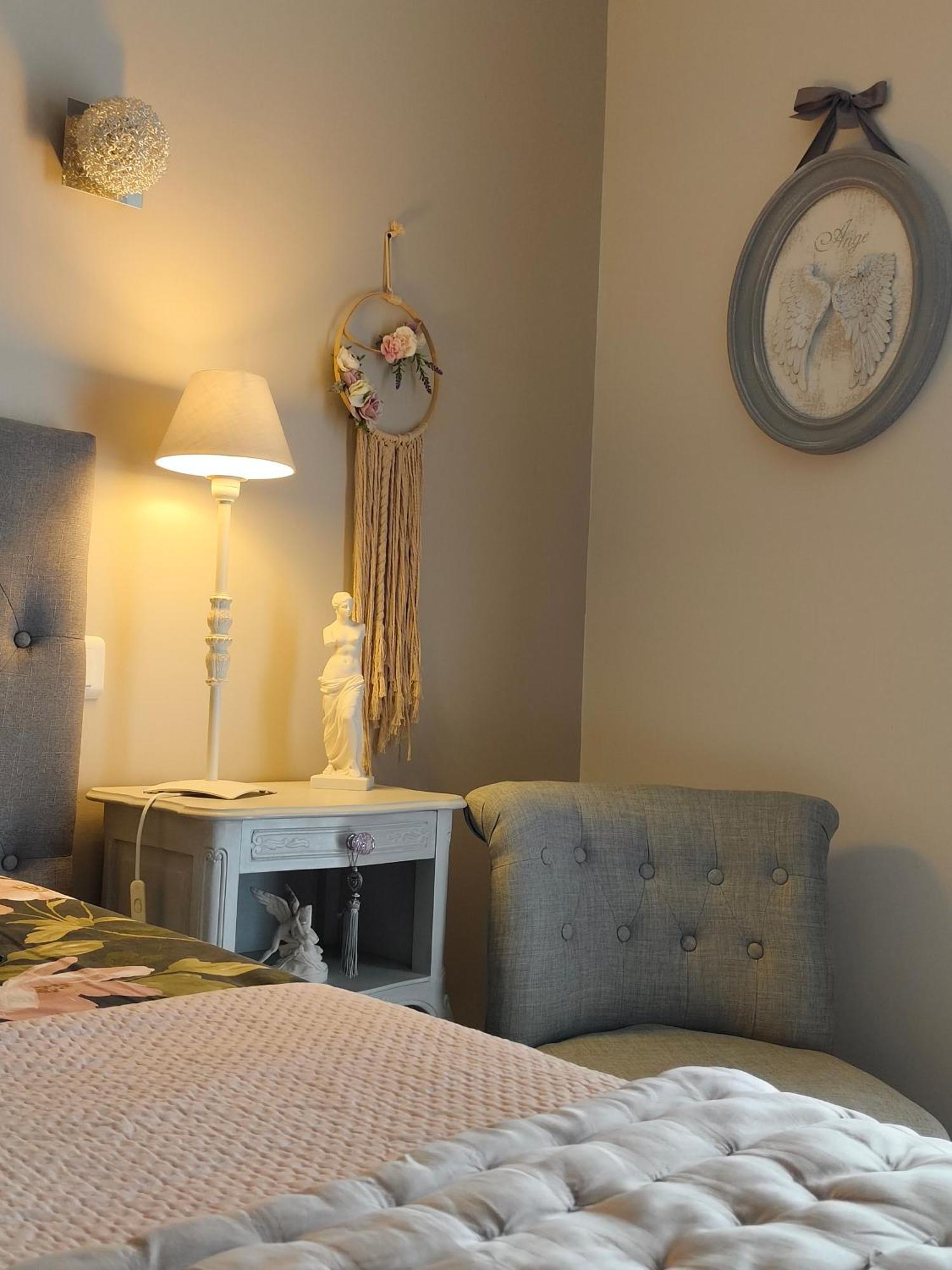 La Chabertine Bed & Breakfast Gareoult Bagian luar foto