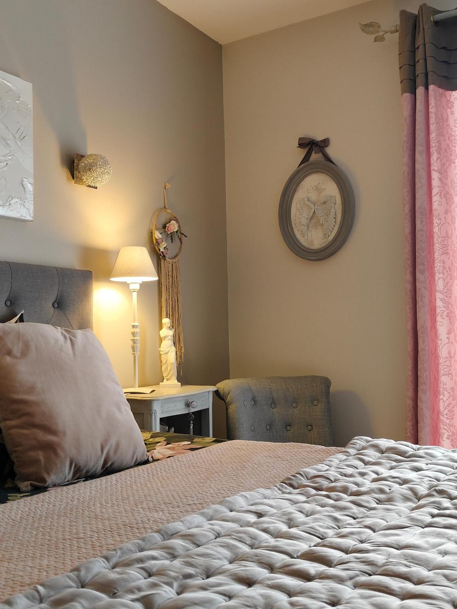 La Chabertine Bed & Breakfast Gareoult Bagian luar foto