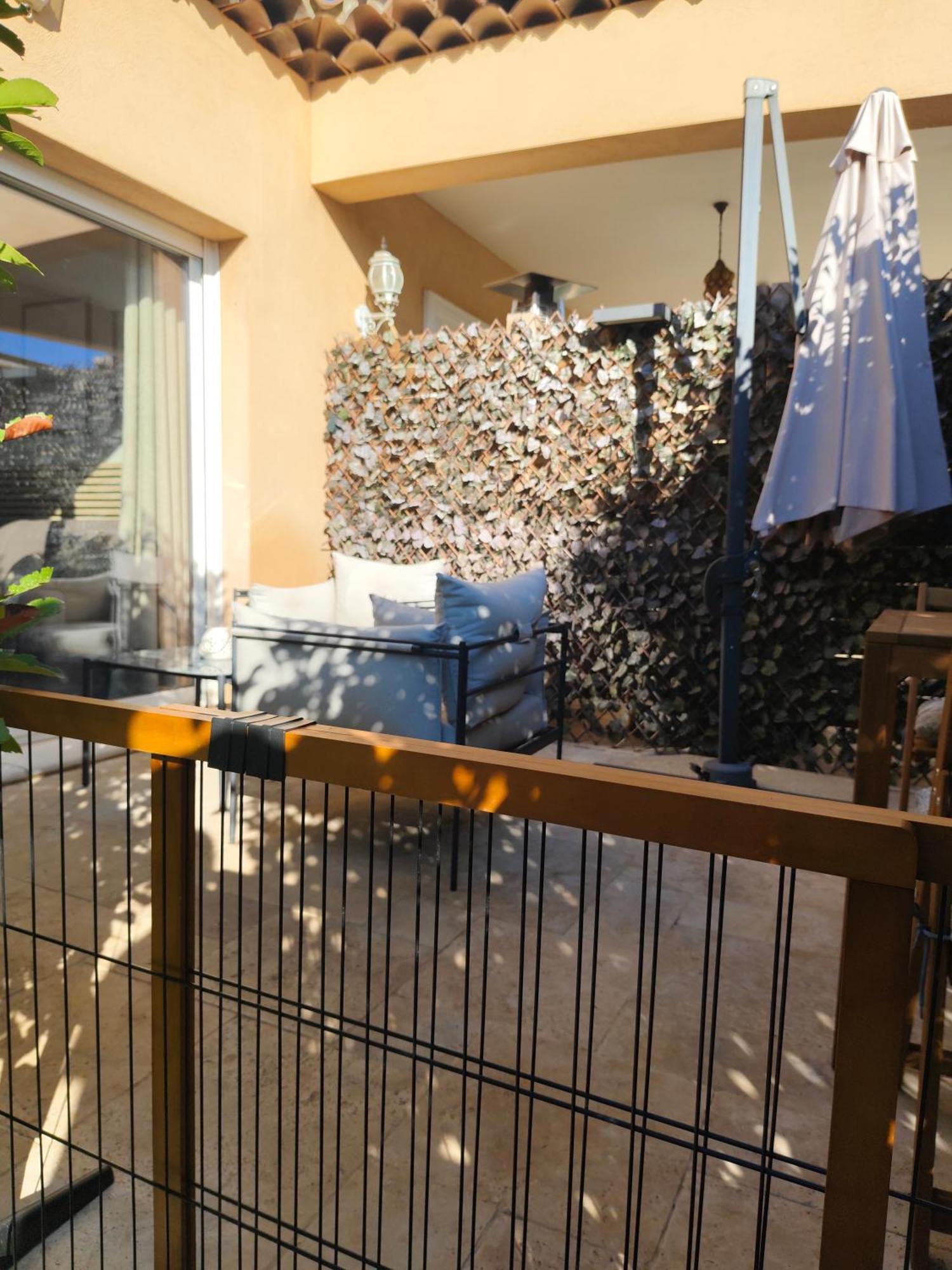 La Chabertine Bed & Breakfast Gareoult Bagian luar foto