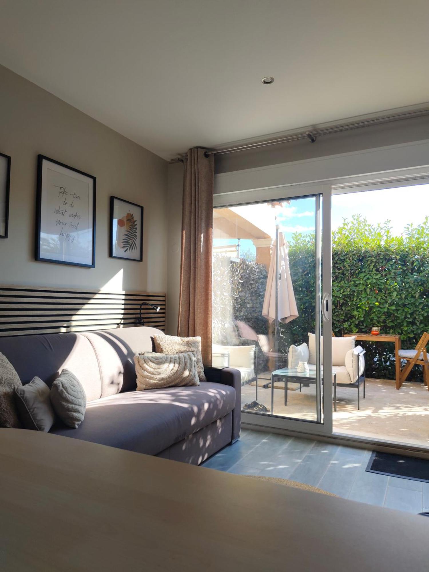 La Chabertine Bed & Breakfast Gareoult Bagian luar foto
