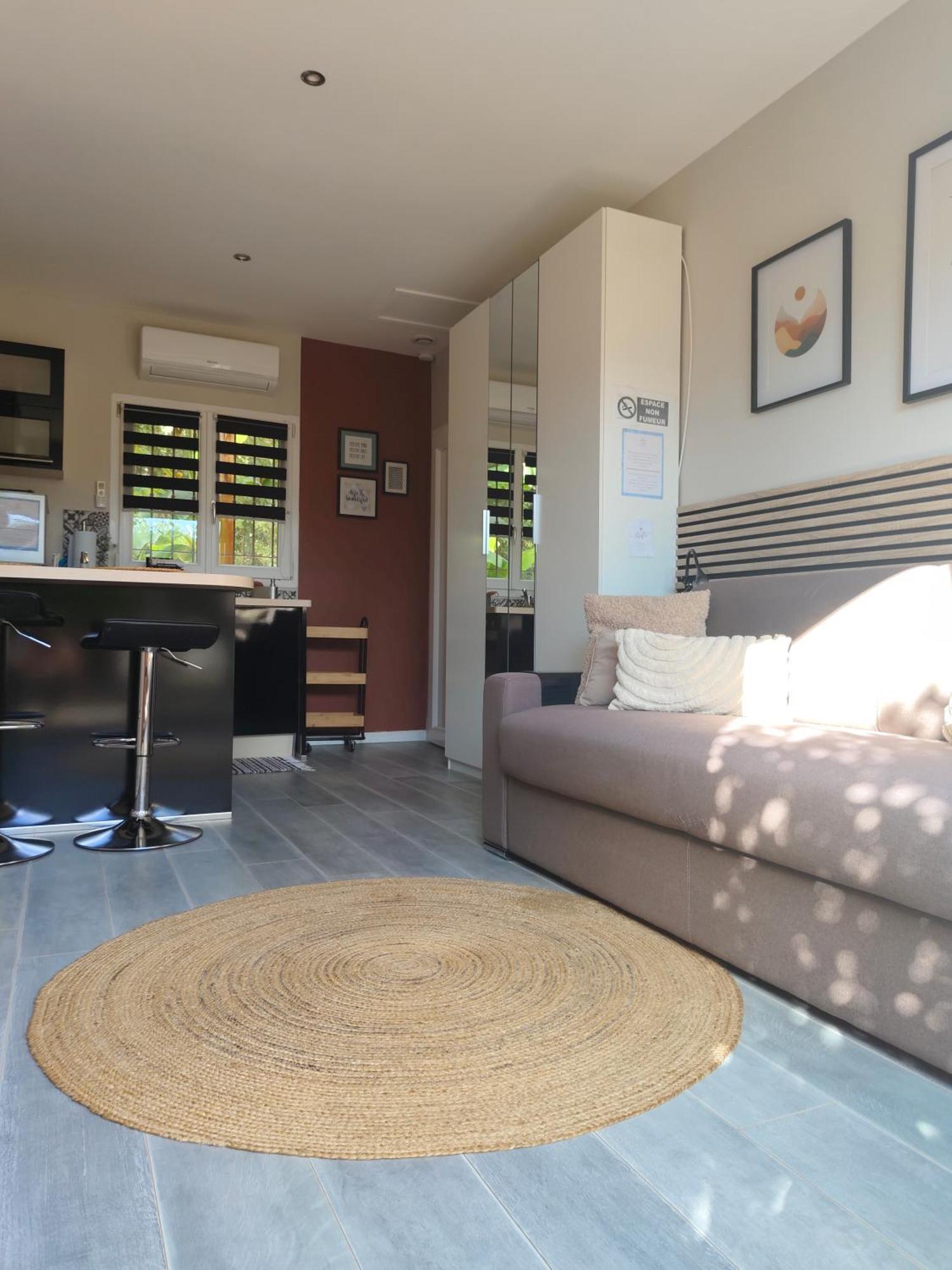 La Chabertine Bed & Breakfast Gareoult Bagian luar foto