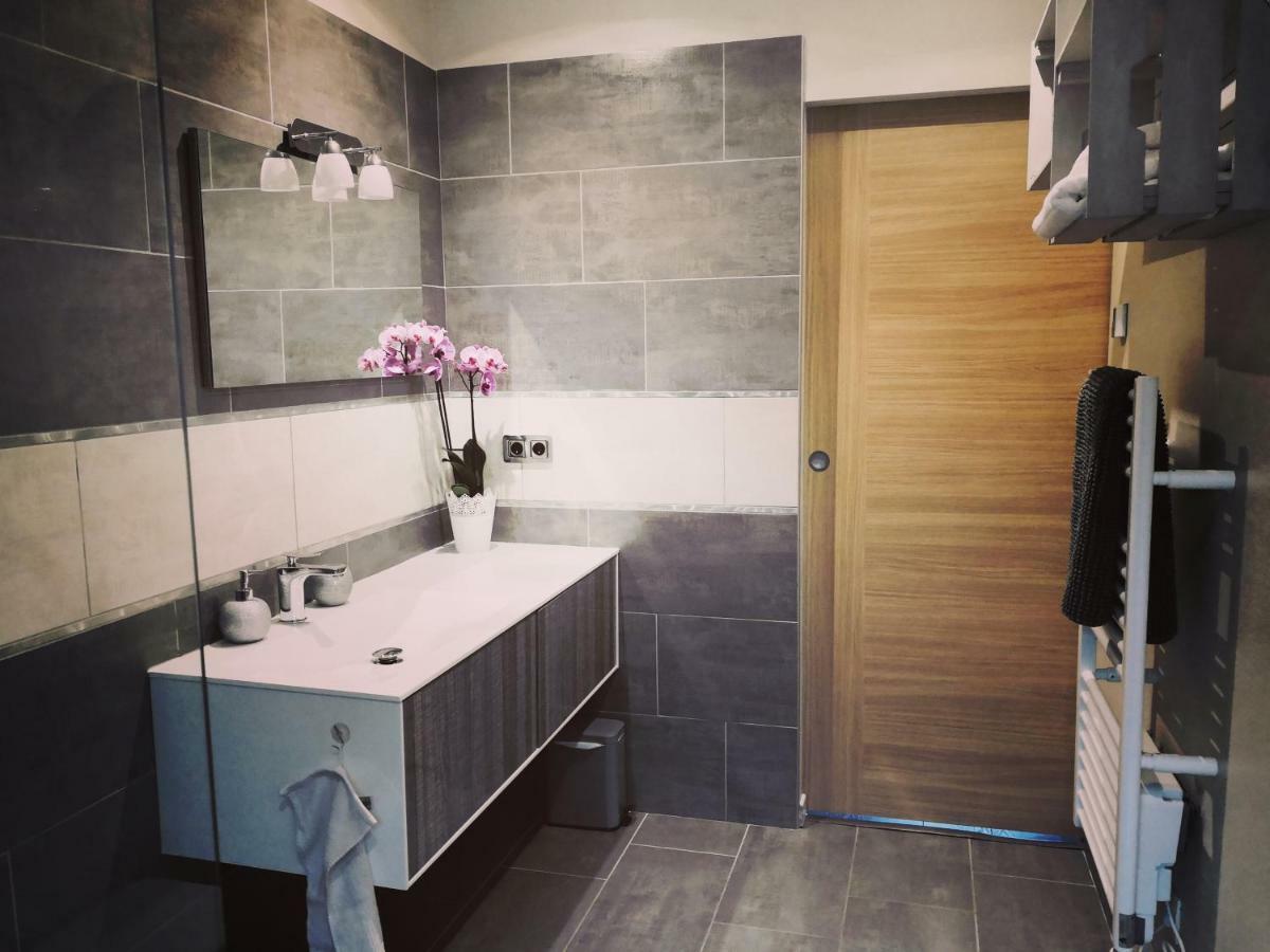 La Chabertine Bed & Breakfast Gareoult Bagian luar foto