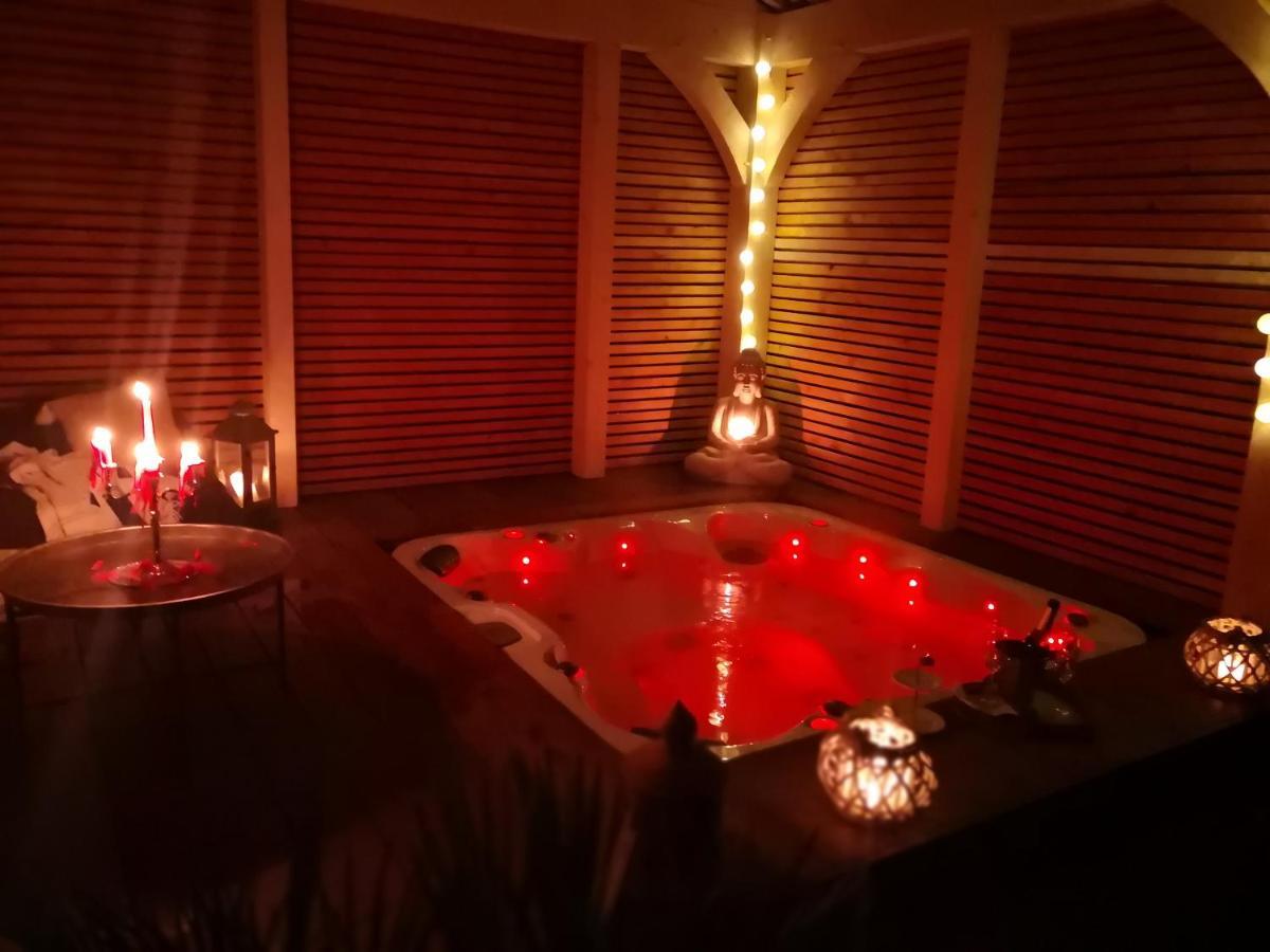 La Chabertine Bed & Breakfast Gareoult Bagian luar foto