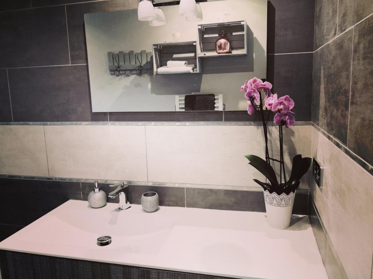 La Chabertine Bed & Breakfast Gareoult Bagian luar foto